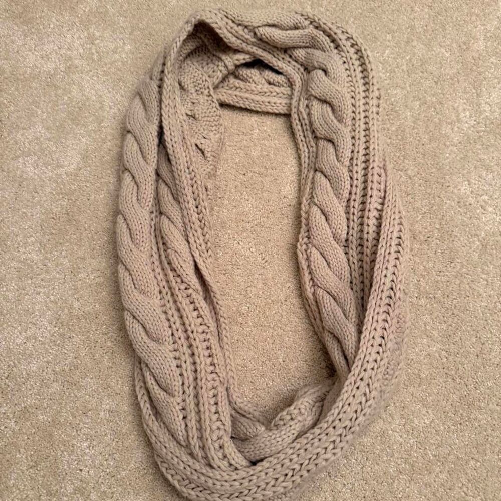 Unbranded Women's Cream and Tan Scarf-wraps